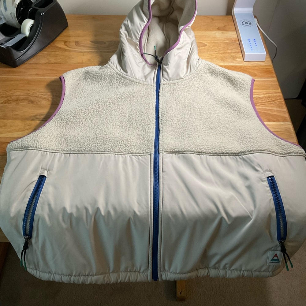 Passenger women or Men’s Hooded Sherpa Vest zip pockets. Draw cord & soft & warm